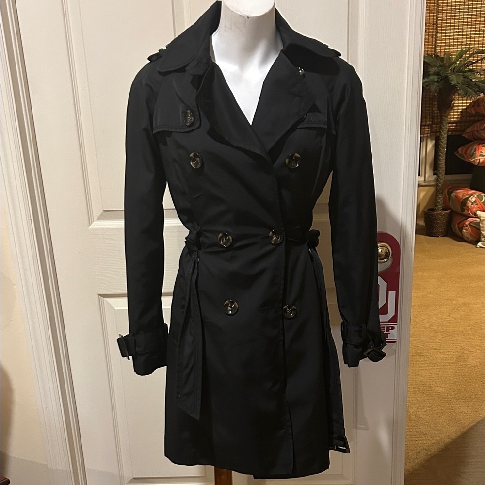 Jones New York Black Double-Breasted Trench Coat. Wool blend upper lining. Small